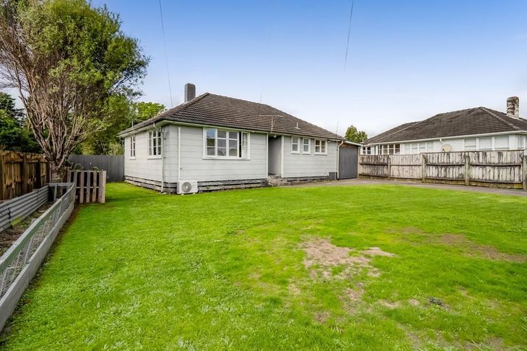 Photo of property in 21 Miro Street, Merrilands, New Plymouth, 4312