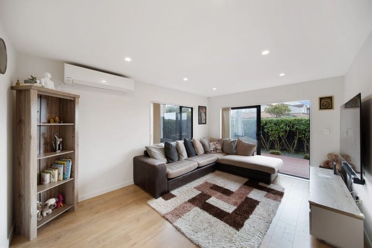 Photo of property in 6 Nga Waka Place, Mangere, Auckland, 2022