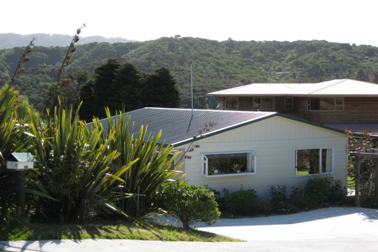 Photo of property in 106 Milton Terrace, Picton, 7220