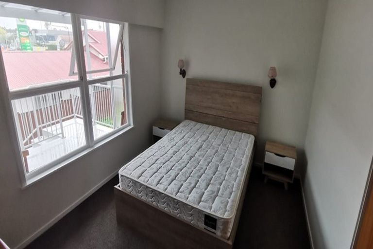 Photo of property in 2/60 Taharoto Road, Takapuna, Auckland, 0622