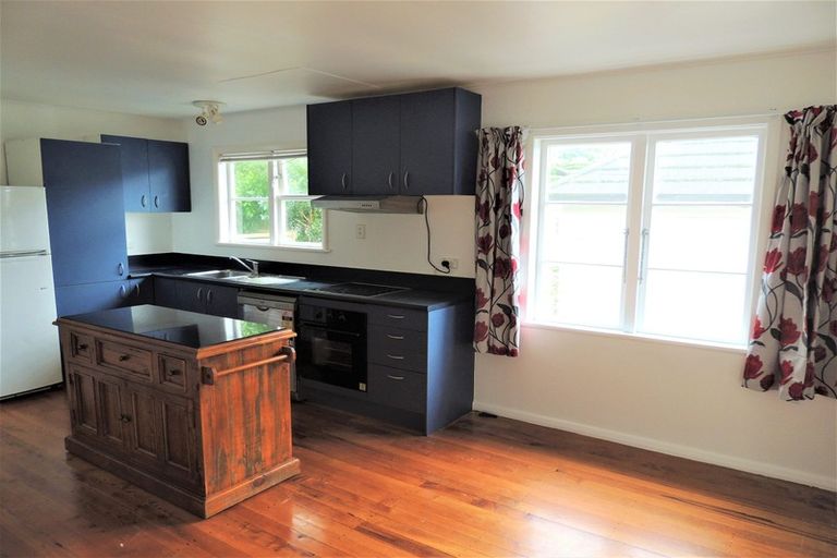 Photo of property in 6 Hollies Crescent, Johnsonville, Wellington, 6037