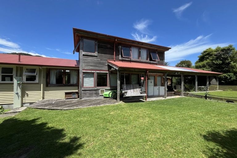 Photo of property in 5 Smith Street, Paekakariki, 5034