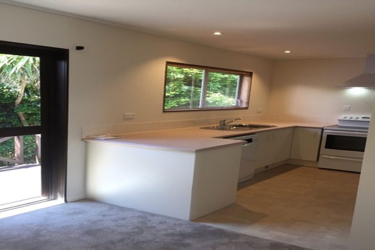 Photo of property in 1/76 Heathcote Road, Castor Bay, Auckland, 0620