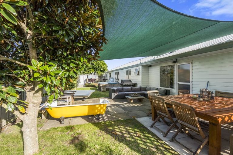 Photo of property in 25 Kane Road, Papamoa Beach, Papamoa, 3118