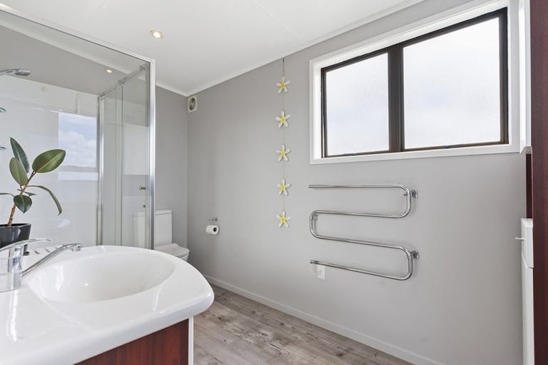 Photo of property in 14 Coates Road, Cockle Bay, Auckland, 2014