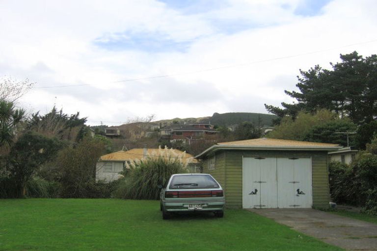Photo of property in 42 Findlay Street, Tawa, Wellington, 5028