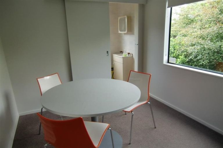 Photo of property in 7 Larsen Place, Merrilands, New Plymouth, 4312