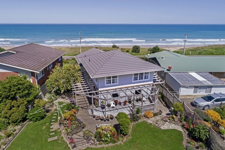 Photo of property in 97 Moana Road, Okitu, Gisborne, 4010
