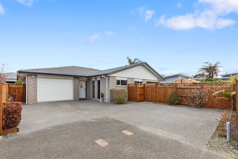 Photo of property in 6 Excelsa Place, Papamoa Beach, Papamoa, 3118