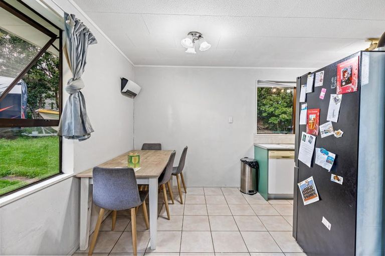 Photo of property in 6 Crosby Road, West Harbour, Auckland, 0618