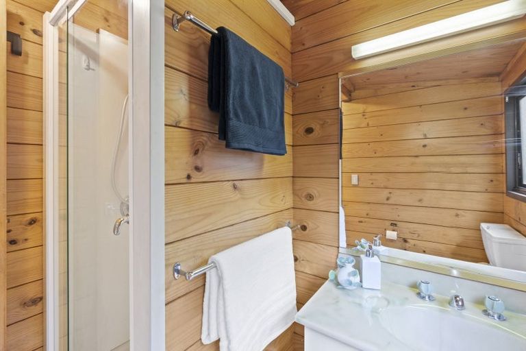 Photo of property in 2 Flaxmere Street, Waikanae Beach, Waikanae, 5036