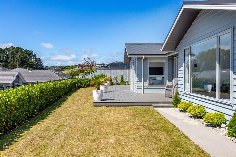 Photo of property in 5 Margaret Shields Avenue, Aotea, Porirua, 5024