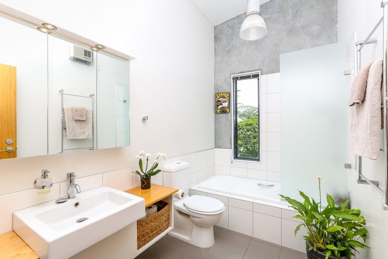 Photo of property in 135 Wairau Road, Kaitake, New Plymouth, 4374