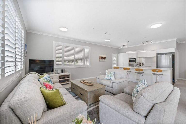 Photo of property in 96 Eaves Bush Parade, Orewa, 0931