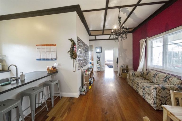 Photo of property in 8 Collins Street, Hawera, 4610