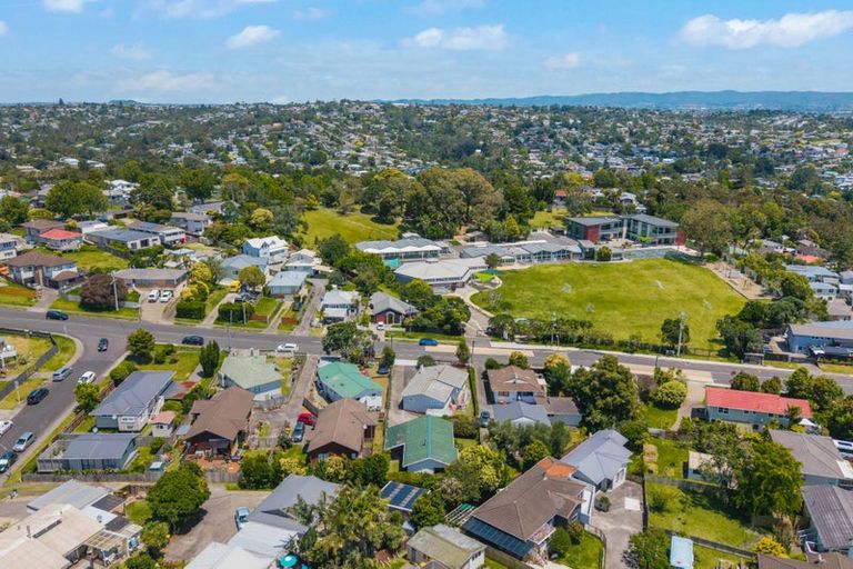 Photo of property in 1/57 Seaview Road, Glenfield, Auckland, 0629