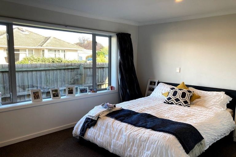 Photo of property in 8 Renfrew Street, Upper Riccarton, Christchurch, 8041