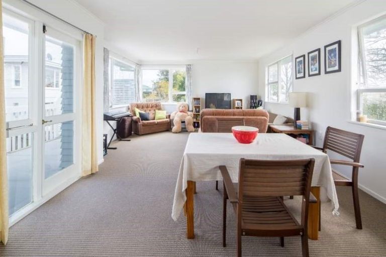 Photo of property in 2/53 Bruce Road, Glenfield, Auckland, 0629