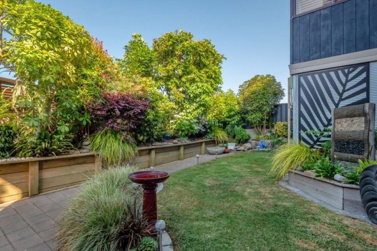 Photo of property in 2/33 Golf Road, Mount Maunganui, 3116