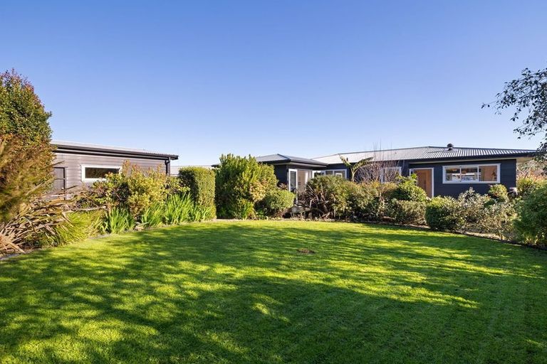 Photo of property in 41 Rosedale Crescent, Cloverlea, Palmerston North, 4412