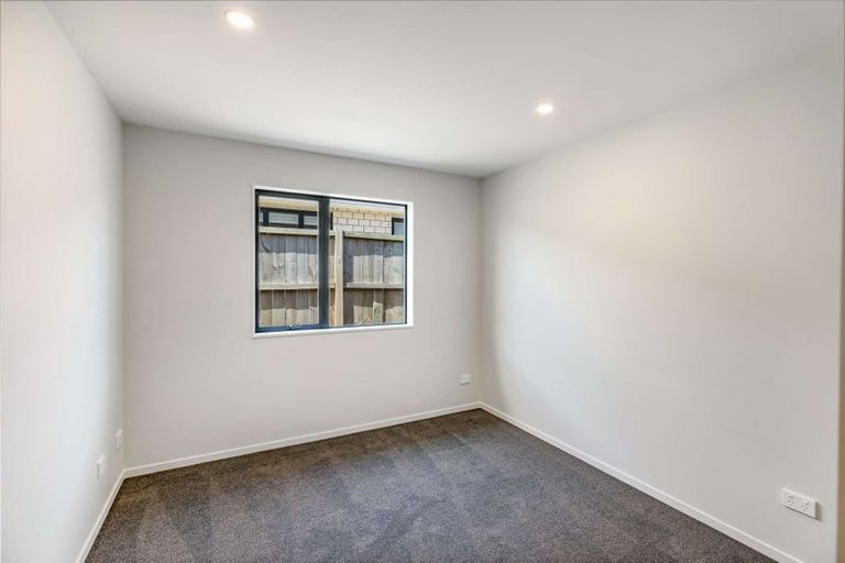 Photo of property in 6 Rorotu Avenue, Karaka, Papakura, 2113