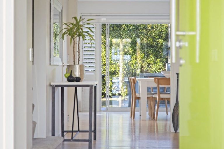 Photo of property in 34 Oceania Place, Mellons Bay, Auckland, 2014