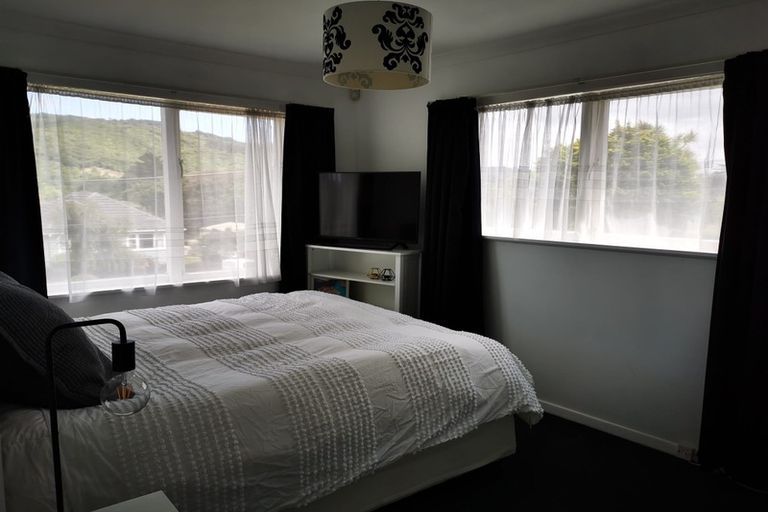 Photo of property in 9 Peel Place, Wainuiomata, Lower Hutt, 5014