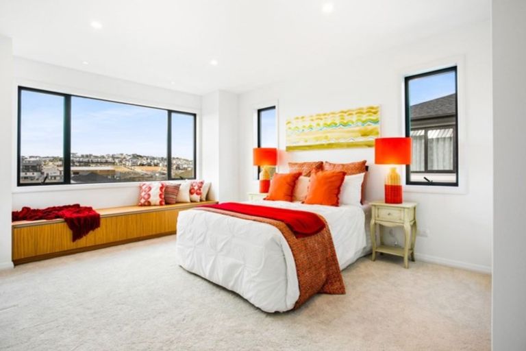 Photo of property in 19 Tawatawa Street, Long Bay, Auckland, 0630