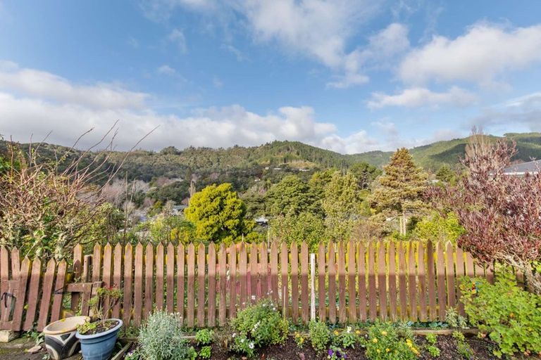 Photo of property in 2/57 Sunbrae Drive, Silverstream, Upper Hutt, 5019