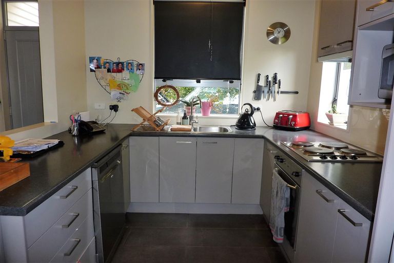 Photo of property in 17a Oakland Avenue, Papatoetoe, Auckland, 2025