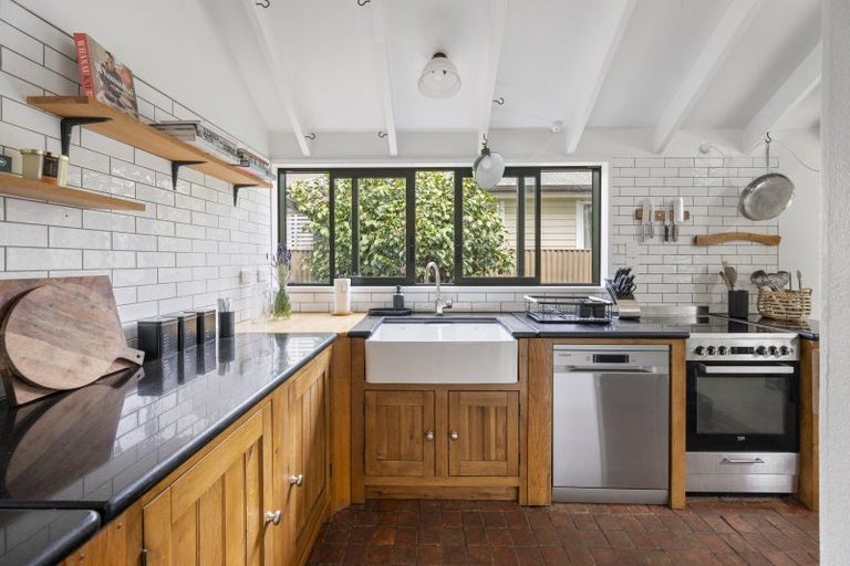 Photo of property in 69 Lipscombe Crescent, Havelock North, 4130