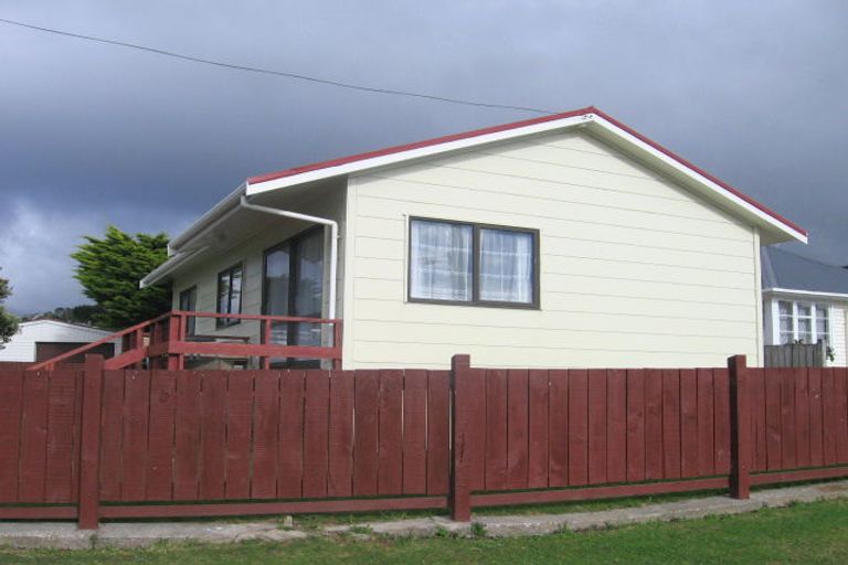 Photo of property in 2 Stephen Street, Johnsonville, Wellington, 6037