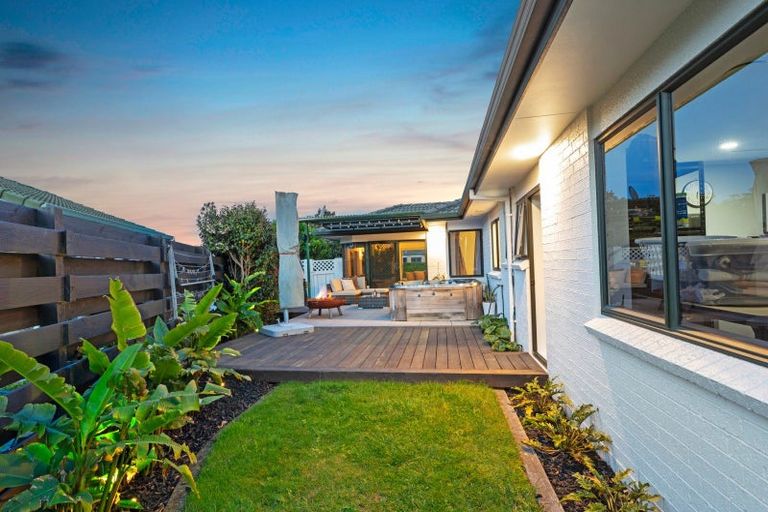 Photo of property in 16 Luculia Drive, Mount Maunganui, 3116