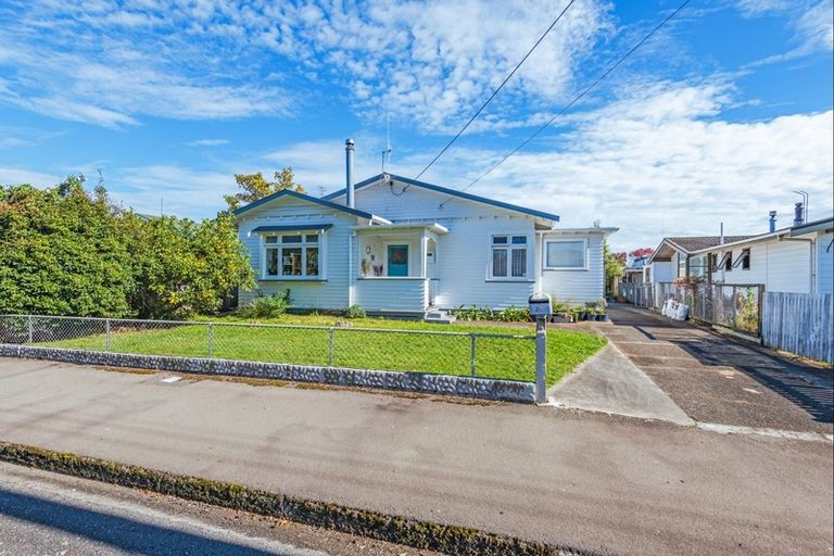 Photo of property in 38 Sedcole Street, Pahiatua, 4910