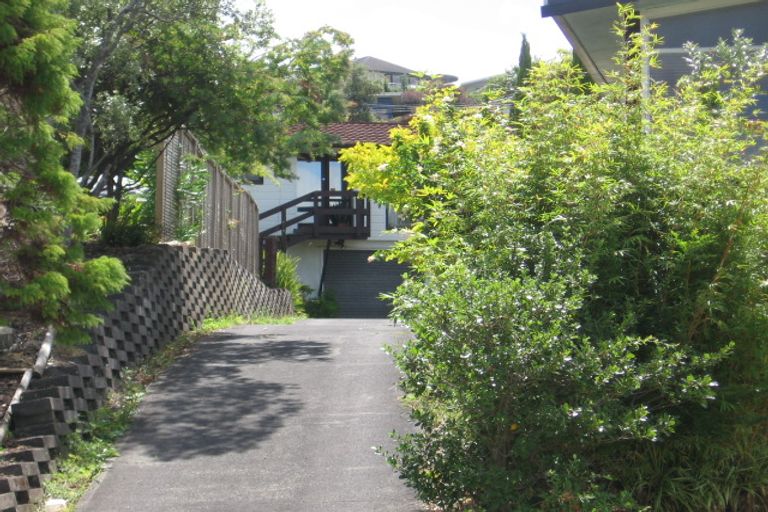 Photo of property in 25 Wyoming Avenue, Murrays Bay, Auckland, 0630