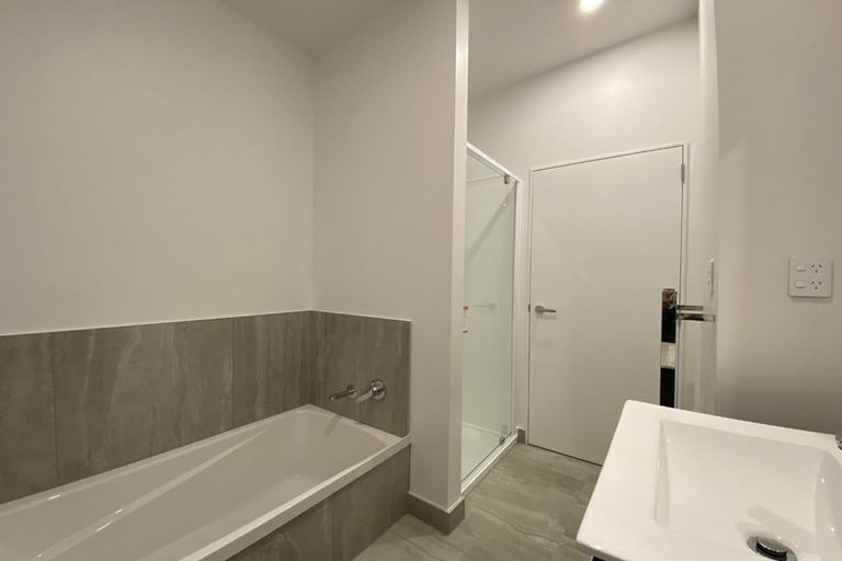 Photo of property in 4/62 Spenmoor Street, Newlands, Wellington, 6037