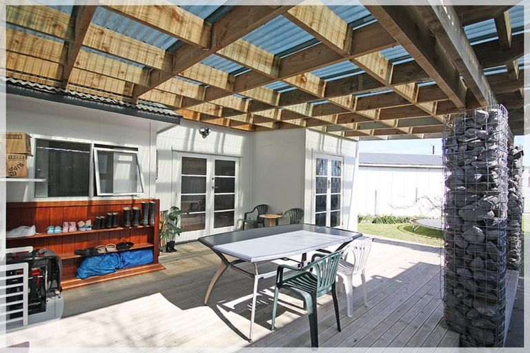 Photo of property in 51 Nash Parade, Foxton Beach, Foxton, 4815