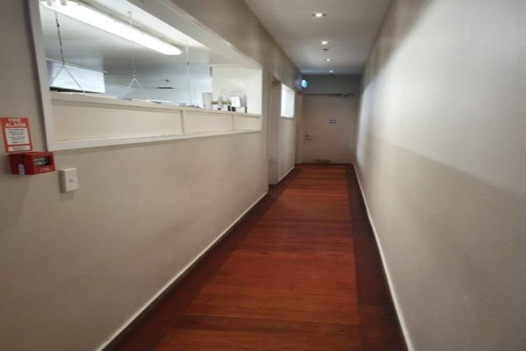 Photo of property in 12 Majoribanks Street, Mount Victoria, Wellington, 6011