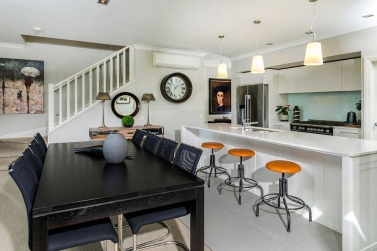 Photo of property in 15 Landmark Terrace, Orewa, 0931