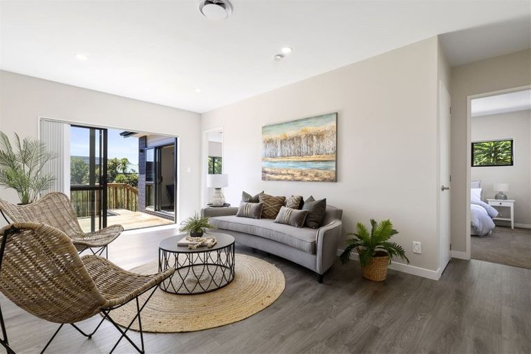 Photo of property in 43 Huarahi Pai Road, Huapai, Kumeu, 0810