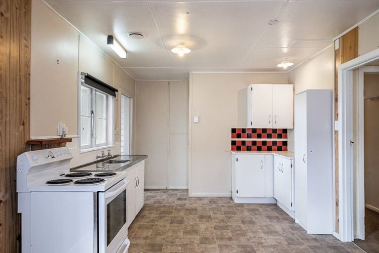 Photo of property in 12 Hokio Beach Road, Levin, 5510