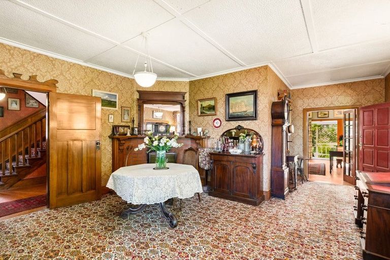 Photo of property in 1 Woodmancote Road, Khandallah, Wellington, 6035