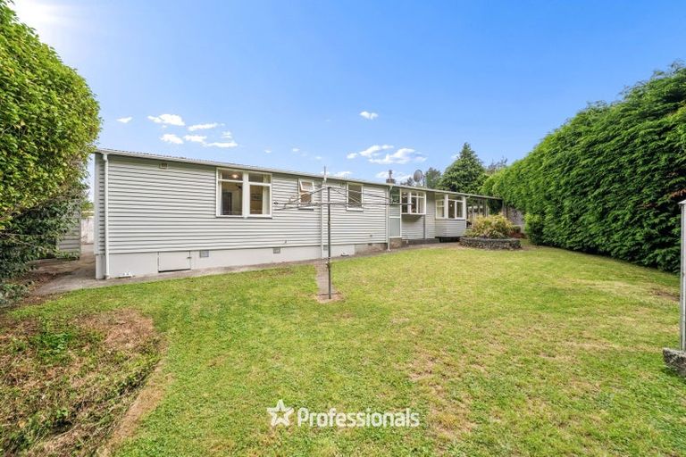 Photo of property in 40 Kamahi Street, Stokes Valley, Lower Hutt, 5019