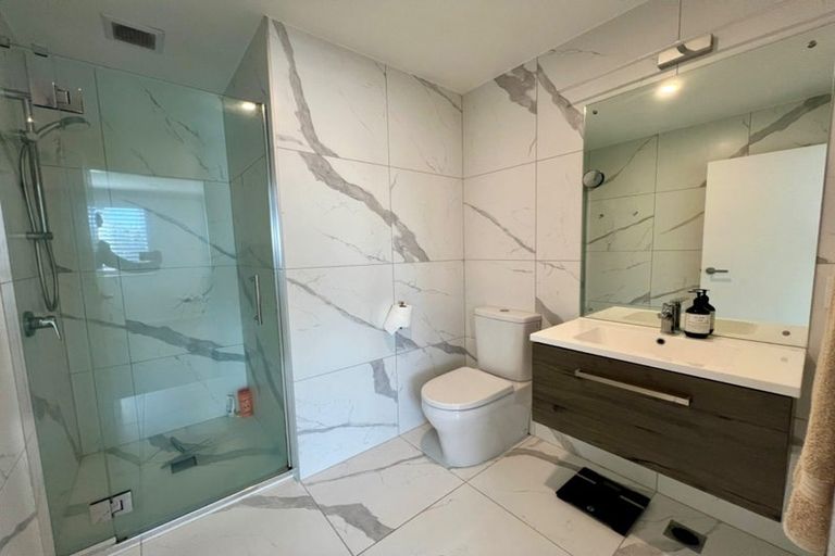 Photo of property in 4 Rutherford Street, Belmont, Auckland, 0622