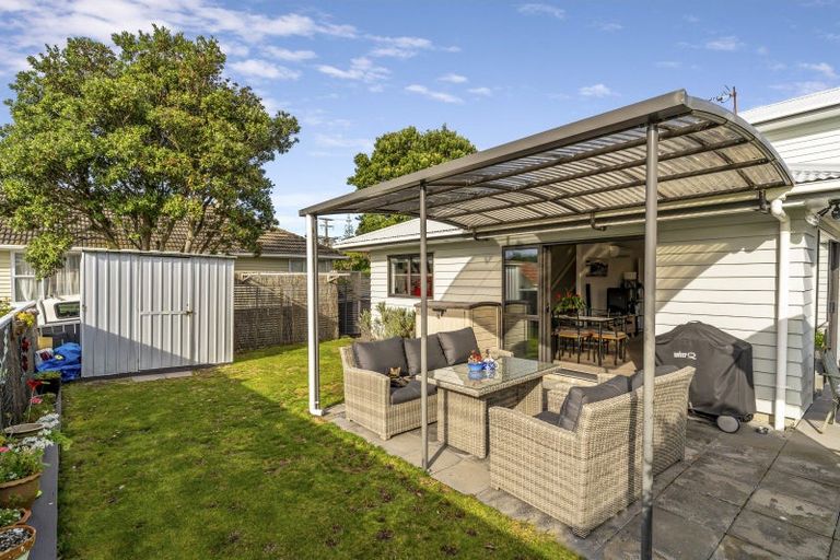Photo of property in 1 Waiuta Street, Titahi Bay, Porirua, 5022