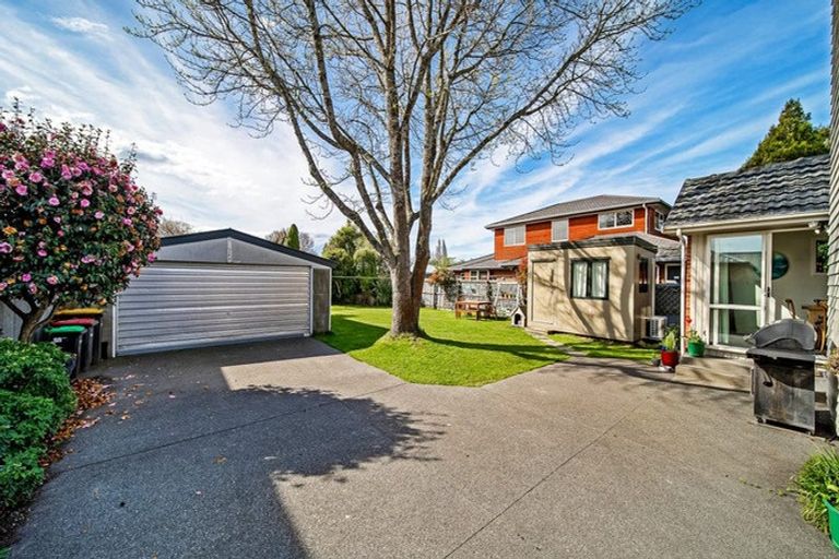 Photo of property in 32 Coniston Avenue, Ilam, Christchurch, 8041