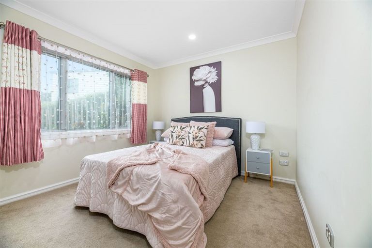 Photo of property in 44 Coventry Way, Long Bay, Auckland, 0630