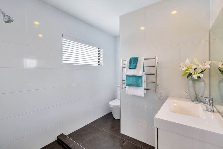 Photo of property in 45 Maygrove Drive, Orewa, 0931