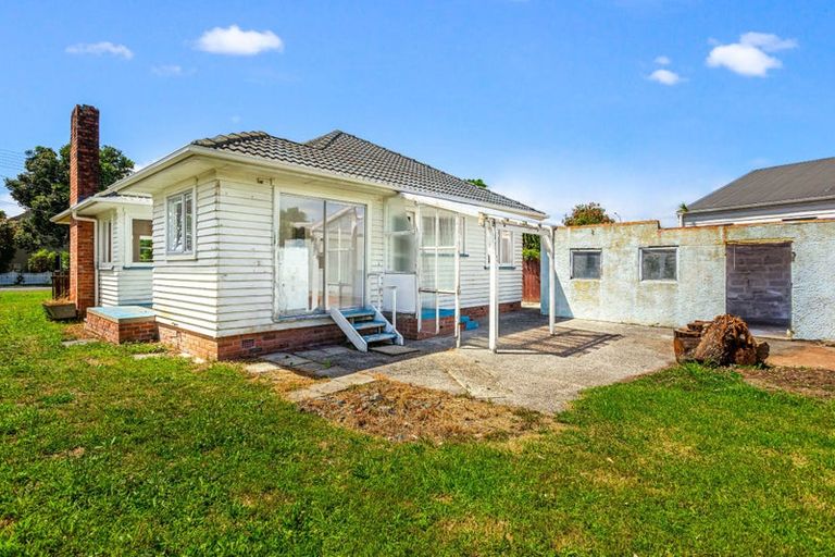 Photo of property in 2 Barberry Lane, Te Atatu Peninsula, Auckland, 0610