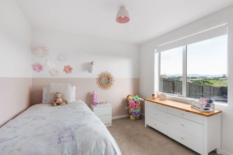 Photo of property in 22 Kahawai Place, Omokoroa, 3114